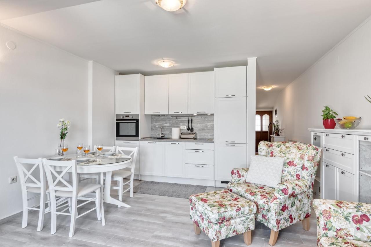 Apartamento Penthouse Zola With Private Parking Medulin Exterior foto